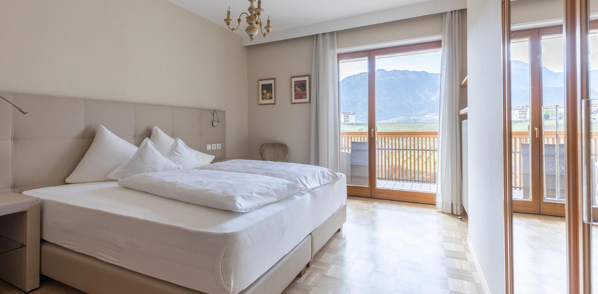 Hotel Girlanerhof Appiano Sulla Strada Del Vino Kültér fotó
