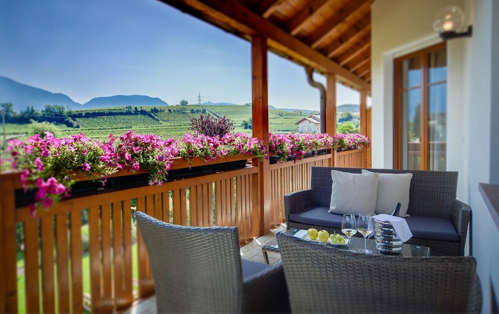 Hotel Girlanerhof Appiano Sulla Strada Del Vino Kültér fotó